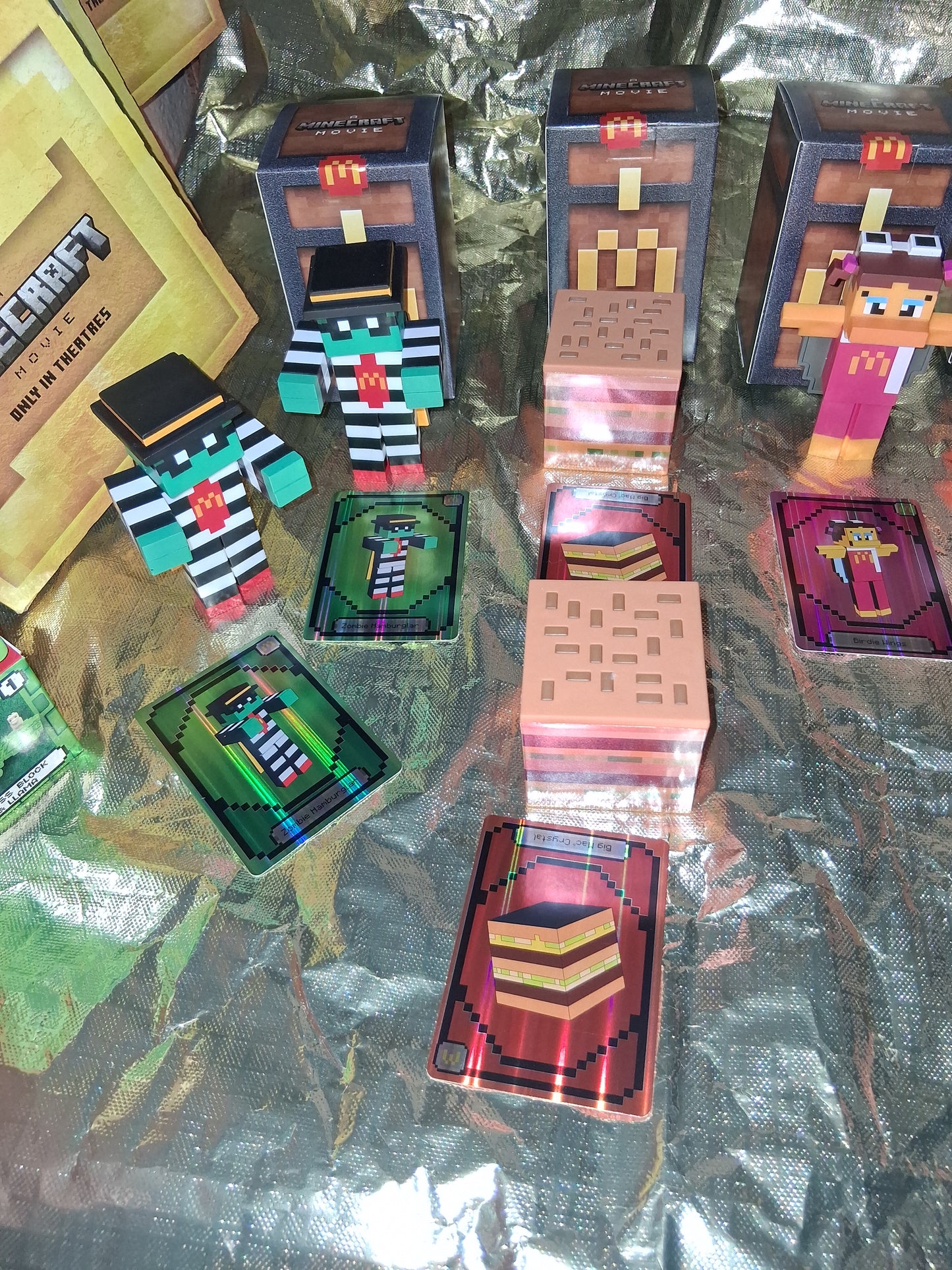 * NEW * COLLECTIBLE MINECRAFT BUNDLE Birdie Wings and Soda Potion w/ Unused Codes Set (McDonald's) All codes expire December 31st, 2025