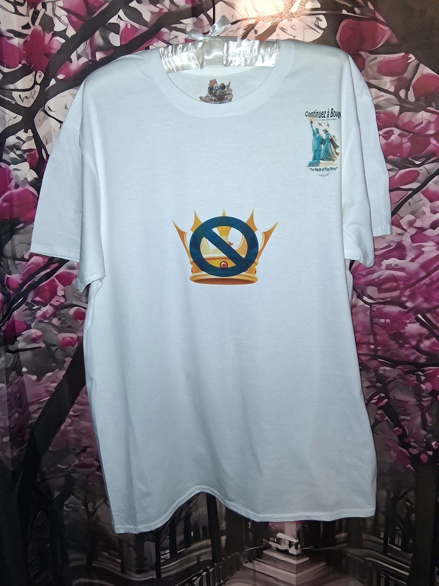 'Continuez à Bouger!' (Keep Moving!) NO KINGS! 100% Cotton Crew T-Shirt with Logo